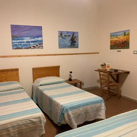 Bed and Breakfast A Due Passi Da Aci SantʼAntonio Exterior foto