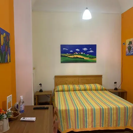 Bed and Breakfast A Due Passi Da Aci SantʼAntonio Exterior foto