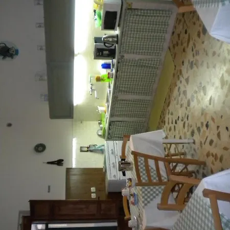 Bed and Breakfast A Due Passi Da Aci SantʼAntonio Exterior foto